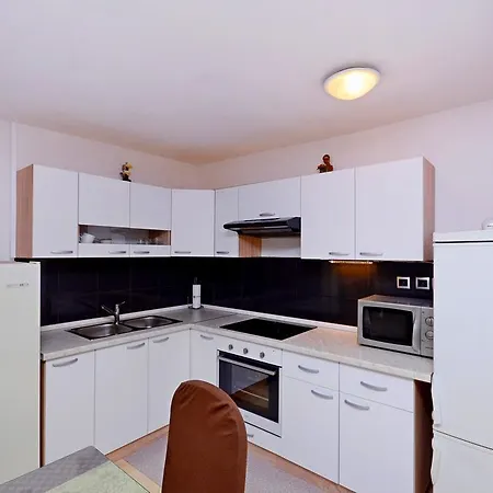 Apartment Diamar *